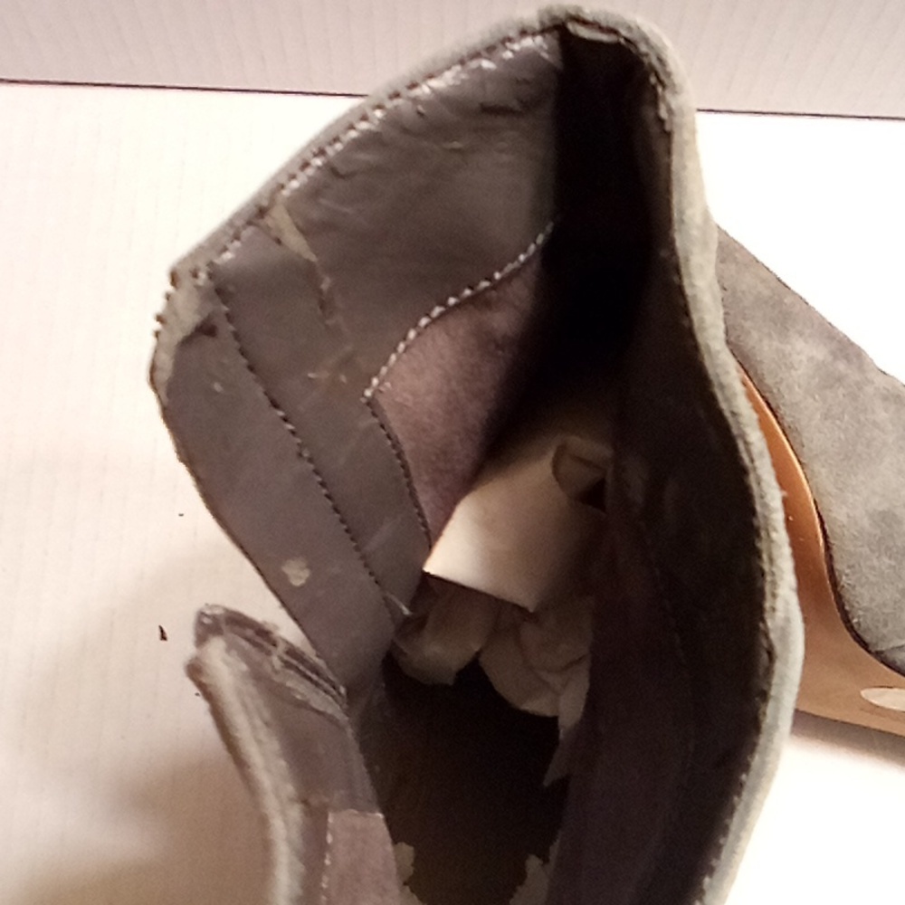 VINCE CAMUTO Women's Suede Ankle Boots - Gray THE BOOT ARE PEELED SOME INSIDE - Picture 9 of 9